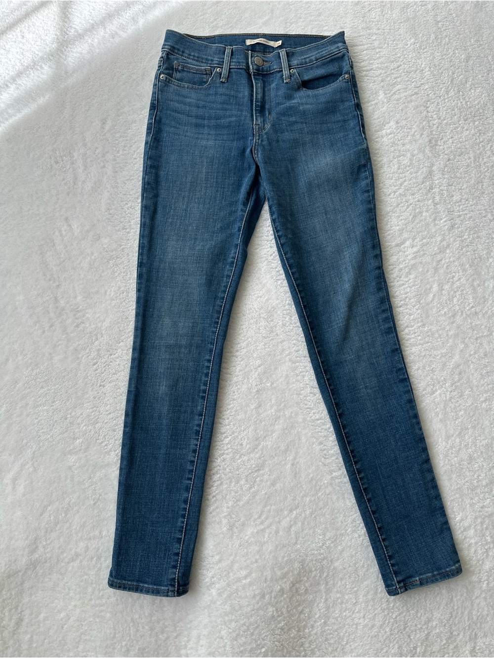 Levi’s Slimming Skinny Jeans Women’s 26 Medium Wash Denim